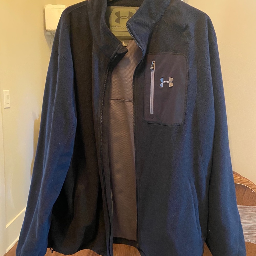Men’s black fleece Under Armour jacket XL
